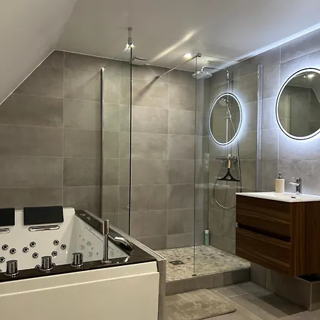Charming With Jacuzzi Centre Gare 아파트 *